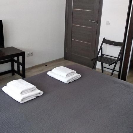 Fly Up Home Apartment ボルィースピリ エクステリア 写真