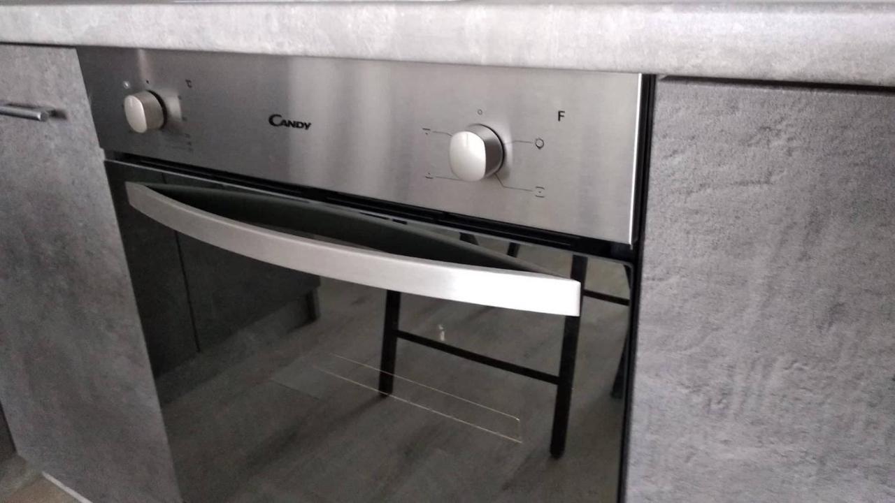 Fly Up Home Apartment ボルィースピリ エクステリア 写真